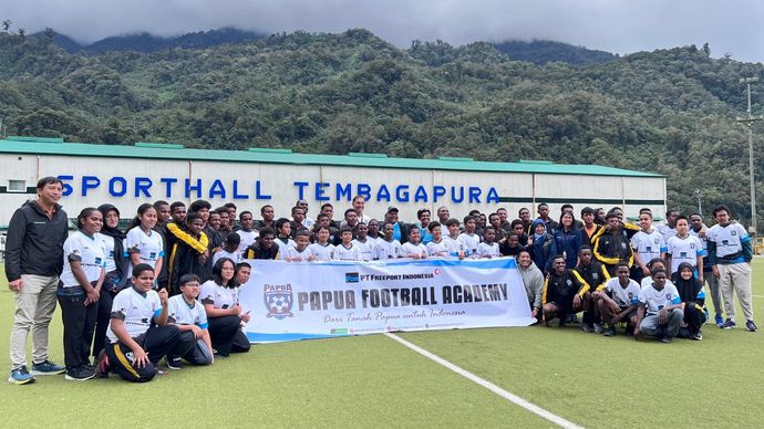 Latihan bersama PFA dengan murid YPJ. 