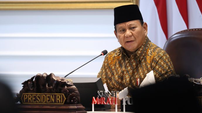 Presiden Prabowo dalam sidang kabinet perdana/Ist