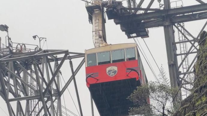 Tram untuk menuju Grasberg. 