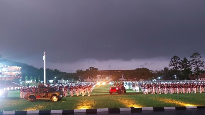 Suasana Upacara Parade Senja di Lapangan Pancasila, Akmil Magelang, Provinsi Jawa Tengah, Jumat (25/10/2024).