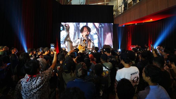 Kaka Slank membawakan sejumlah lagu hitsnya di IMOS 2024. (Foto: Istimewa/Seven&nbsp;Event)