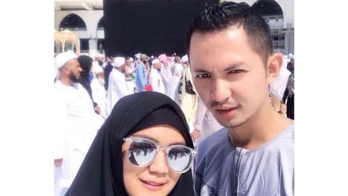 Bimo Aryo Tejo dan sang istri, Siti Septi Ariyanti.