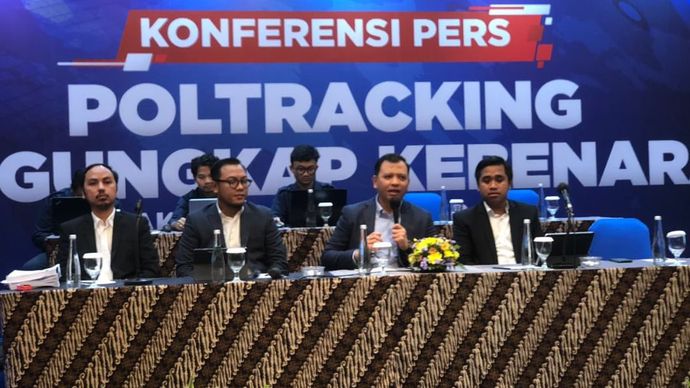 Konferesnsi Pers Poltracking Indonesia