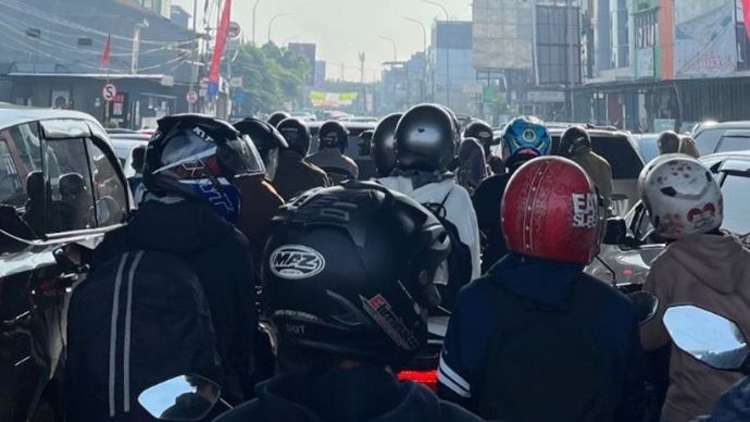 Macet di Pondok Cabe