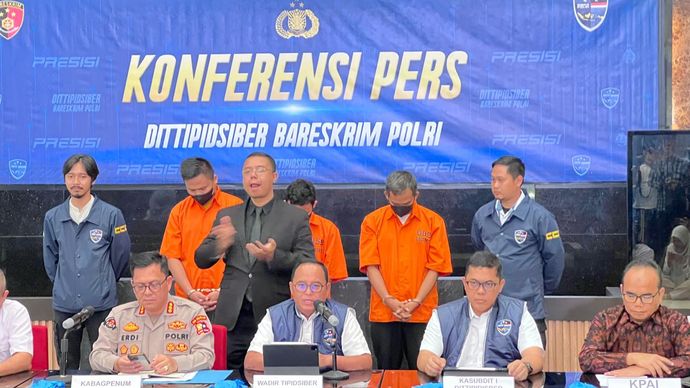 Konferensi pers Direktorat Tindak Pidana Siber Bareskrim Polri soal penyebaran video pornografi anak dan dewasa. 