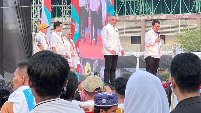 Kampanye akbar Ridwan Kamil dan Suswono di Cengkareng, Jakarta Barat. 