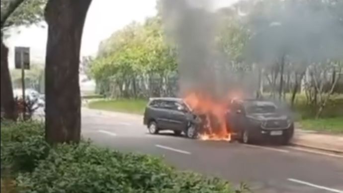 Kebakaran Mobil di Tangerang