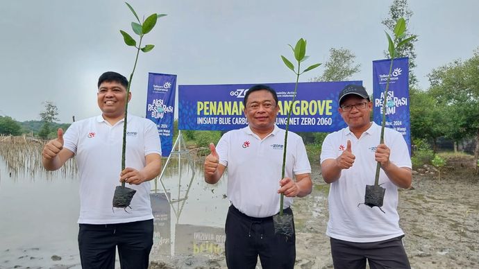 Telkom Tanam 18 Ribu Mangrove