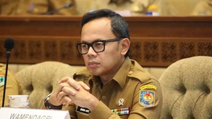 Wakil Menteri Dalam Negeri Bima Arya Sugiarto dalam rapat dengar pendapat bersama Komisi II DPR RI di Kompleks Parlemen Senayan, Jakarta, Selasa 19 November 2024.