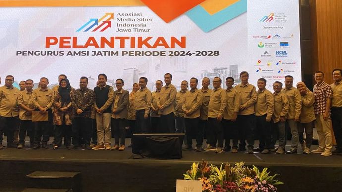 Wakil Menteri Komunikasi dan Digital (Komdigi) Nezar Patria dalam Pelantikan Pengurus AMSI Jatim Periode 2024-2028 di Surabaya.