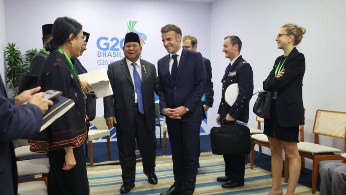 Presiden Indonesia Prabowo Subianto mengadakan pertemuan bilateral dengan Presiden Prancis Emmanuel Macron