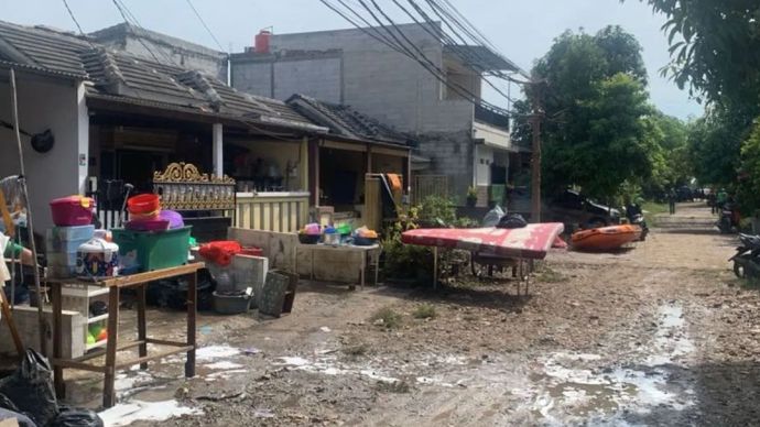 Kondisi terkini usai banjir di wilayah Periuk Kota Tangerang terpantau sudah surut pada Senin pagi.