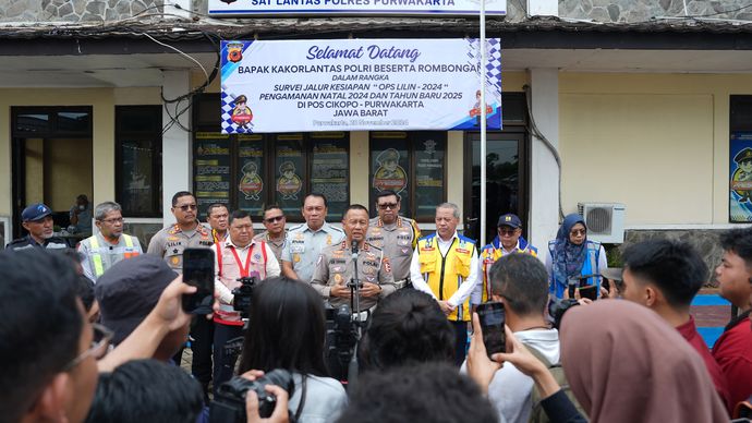 Kepala Korps Lalu Lintas (Kakorlantas) Polri Irjen Pol Aan Suhanan melakukan survey jalur kesiapan ops Lilin 2024 di Pos Cikopo-Purwakarta, Jawa Barat menjelang libur Natal 2024 dan Tahun Baru 2025, pada Kamis, 28 November 2024.