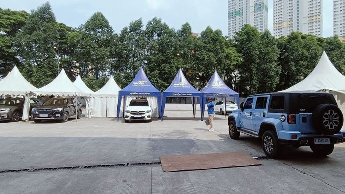 Pengunjung dapat mencoba langsung setiap unit kendaraan pada area test drive dan test ride di MUF GJAW 2024. (Foto: Adiantoro/NTV)