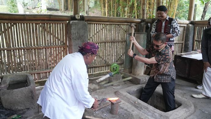 Fadli Zon Resmikan Museum Kujang Pusaka di Kampung Budaya Sunda Paseban, Kabupaten Bogor.