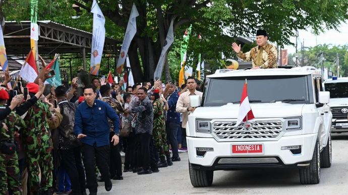 Presiden RI Prabowo Subianto saat tiba di acara Resepsi Milad ke-112 Muhammadiyah di Kupang, NTT, Rabu (4/12/2024). 