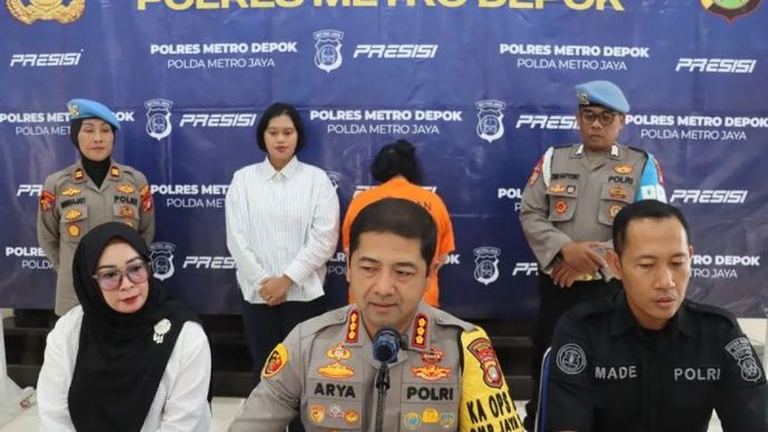 Kapolres Metro Depok Kombes Arya Perdana dalam konferensi pers kasus kekerasan anak di Daycare Kiddy Space. (Antara) 