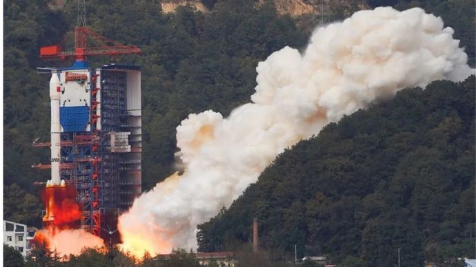 China mengirimkan sebuah satelit eksperimental baru