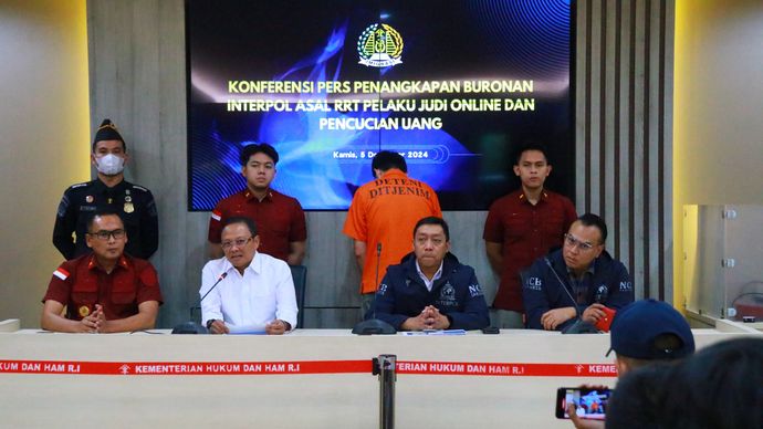 Buronan Interpol Asal RRT Diserahkan ke Interpol 