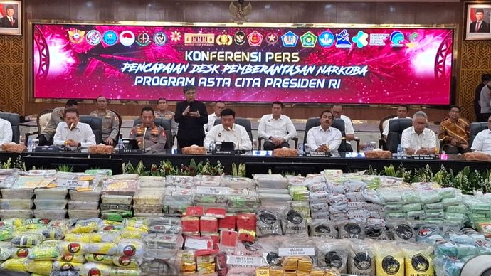 Konferensi pers Desk Pemberantasan Narkoba di Mabes Polri. 