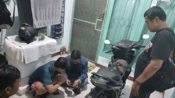 Pelaku pembunuhan berinisial INI (27) saat ditangkap oleh pihak Kepolisian di Tangerang, Rabu (4/12/2024).