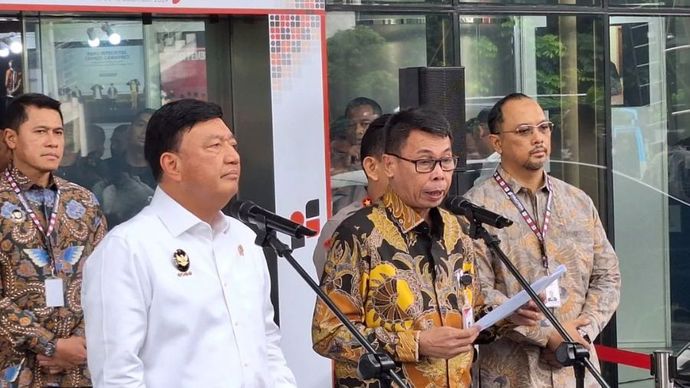 Ketua Komisi Pemberantasan Korupsi (KPK) Nawawi Pomolango (tengah) memberikan sambutan dalam peringatan Hari Antikorupsi Sedunia (Hakordia) 2024 di Gedung Merah Putih KPK, Jakarta Selatan, Senin (9/12/2024).