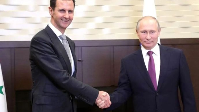 Presiden Suriah yang digulingkan, Bashar al-Assad (kiri), dan Presiden Rusia Vladimir Putin (kanan)