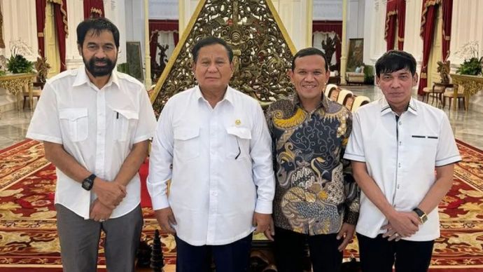 Presiden Prabowo Subianto menerima kunjungan pasangan calon Gubernur Aceh Muzakir Manaf - Fadhlullah (Mualem-Dek Fadh) di Istana Negara, Jakarta, 