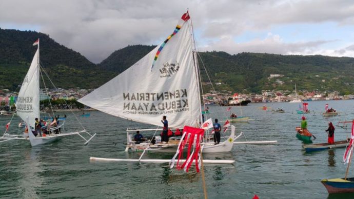 Masyarakat Banggai sambut kedatangan Perahu Sandeq dalam Festival Sama-Bajau.