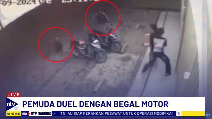 Komplotan begal bersenjata tajam di Bekasi. 