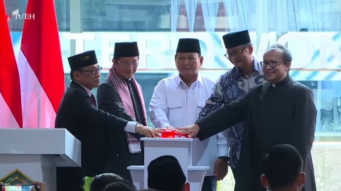 Prabowo Subianto Resmikan Jembatan Silaturhmi Masjid Istiqlal-Katedral