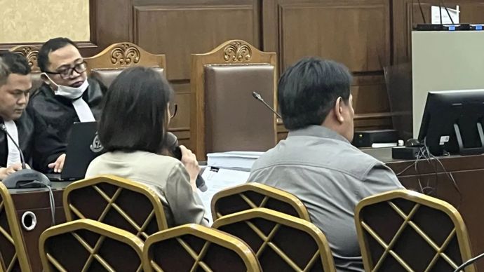 Manajer PT Quantum Skyline Exchange Helena Lim (kiri) dalam sidang pembacaan nota pembelaan atau pleidoi di Pengadilan Tindak Pidana Korupsi Jakarta