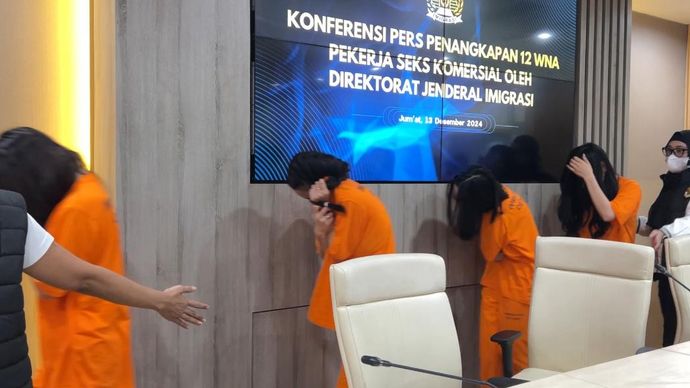 Para PSK asal Vietnam yang diamankan Ditjen Imigrasi. 