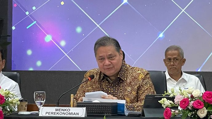 Menteri Koordinator Bidang Perekonomian (Menko Perekonomian) Airlangga Hartarto mengumumkan kenaikan tarif pajak pertambahan nilai (PPN) mulai 1 Januari 2025 (Ntvnews.id-Muslimin Trisyuliono).