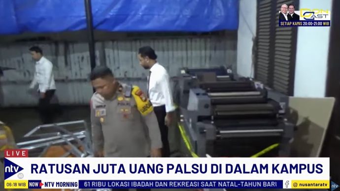 Polres Gowa menangkap 15 tersangka kasus uang palsu UIN Alauddin Makassar, Sulawesi Selatan.  