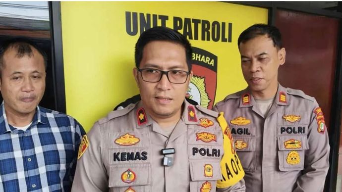 Kapolsek Ciputat Timur, Komisaris Polisi Kemas M.S. Arifin (tengah). ANTARA/HO-Humas Polres Metro Tangerang Selatan