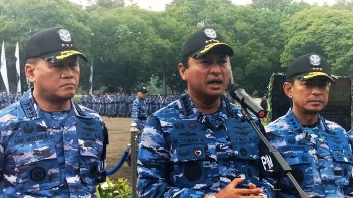 Arsip foto - Kepala Staf Angkatan Udara (KSAU) Marsekal TNI Mohamad Tonny Harjono di lapangan Mabes AU, Cilangkap, Jakarta Timur, Senin (4/11/2024).