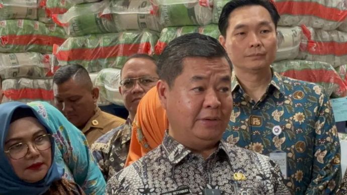 Penjabat Gubernur Provinsi DKI Jakarta Teguh Setyabudi saat dijumpai di Gudang Beras Food Station, Jakarta Timur