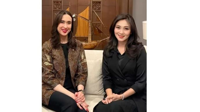 Calon Gubernur Maluku Utara terpilih, Sherly Tjoanda (kiri) dan Menteri Pariwisata RI, Widiyanti Putri (kanan).