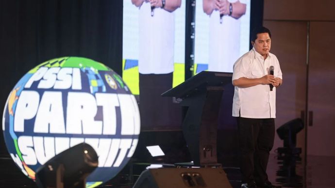 Ketum PSSI Erick Thohir menyampaikan sambutan pada PSSI Partner Summit 2024 di Jakarta, Senin (16/12/2024). PSSI Partner Summit merupakan salah satu program PSSI dengan mengundang potensial sponsor untuk melihat, mengenalkan dan mempresentasikan produk-produk PSSI.