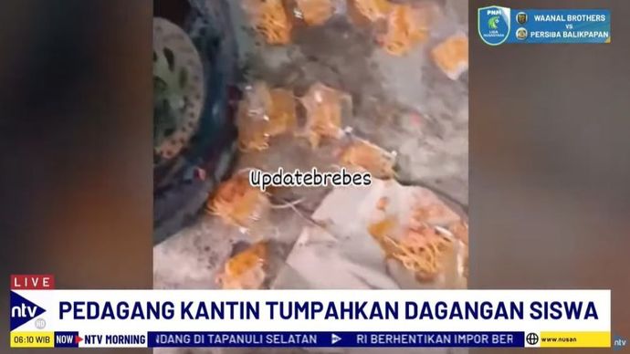 Viral di media sosial dagangan siswa MTs Nurul Huda di Brebes, Jawa Tengah, ditumpahkan ibu kantin.