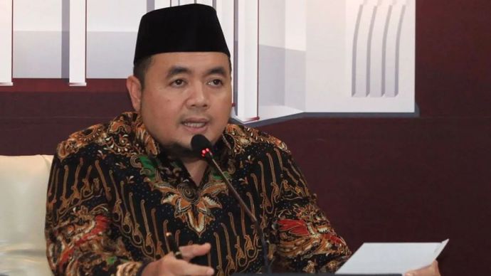 Ketua KPU Mochammad Afifuddin menyampaikan keterangan kepada wartawan terkait pelaksanaan Pilkada Serentak 2024 di Jakarta, Jumat