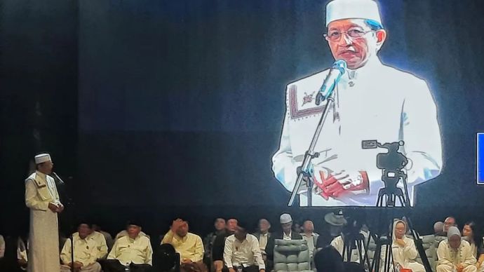 Menteri Agama Republik Indonesia, Nasaruddin Umar pada saat memberikan sambutan dan mengenang perjalannya bersama Gus Dur dalam perayaan Haul Gus Dur yang ke-15, Sabtu (21/12/2024).