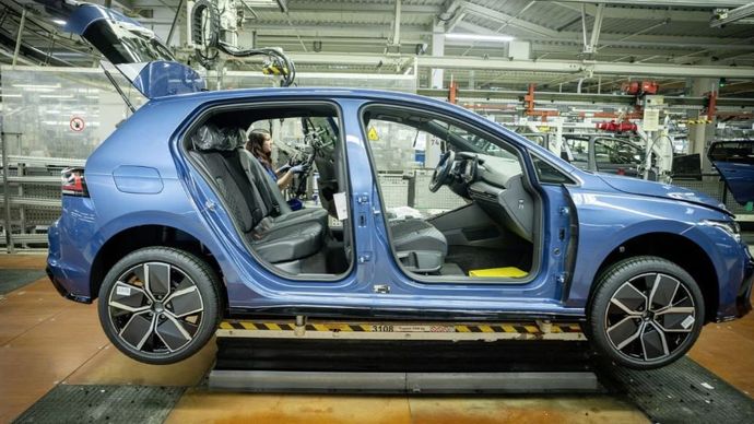 VW Golf hentikan produksi di Jerman untuk pertama kalinya setelah 50 tahun. (Foto: Istimewa/drive.com.au) 