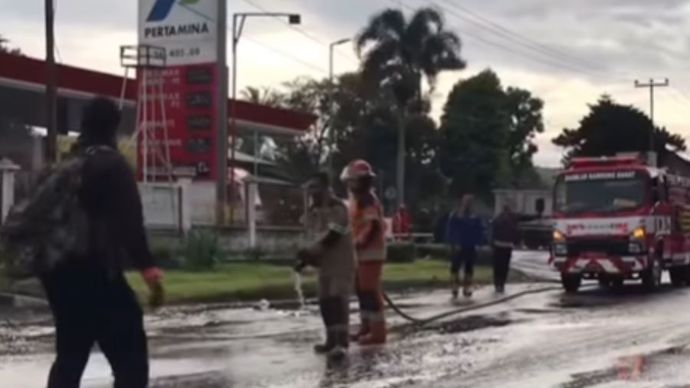 Cairan Kimia di Jalan Purwakarta - Padalarang