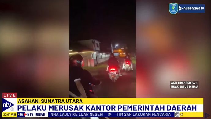 Aksi geng motor melakukan pengrusakan kantor pemerintah daerah di Kabupaten Asahan.