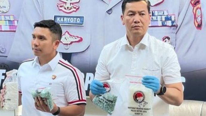 AKBP Malvino Edward Yusticia Sitohang dan Kombes Donald Parlaungan Simanjuntak. 