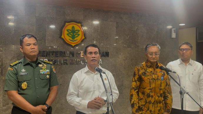 Mentan Andi Amran Sulaiman memastikan sinergi percepatan swasembada bersama Kementerian PU dan juga jajaran TNI Angkatan Darat terus diperkuat(Ntvnews.id-Muslimin Trisyuliono).