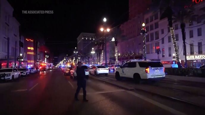 Keadaan Malam Tahun Baru di New Orleans AS Usai Insiden Tabrakan