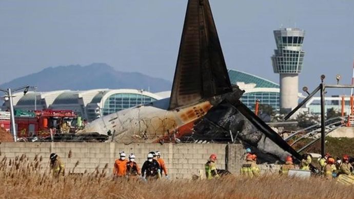 Arsip foto - Tragedi Jeju Air. Otoritas Korea Selatan pada Minggu (29/12/2024) melaporkan bahwa 179 orang diduga tewas dalam kecelakaan pesawat di Bandara Internasional Muan, seperti diberitakan oleh media lokal.